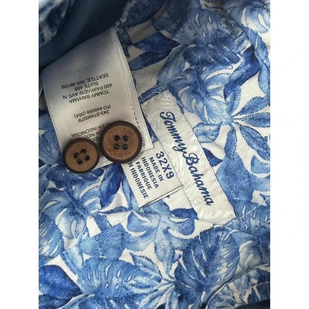 Tommy Bahama Mens Blue Chino Shorts Size 32 Flat Front 8 Inch Inseam Cotton